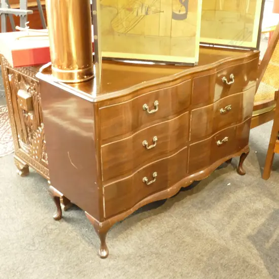 QUEEN ANNE MAHOGANY LOWBOY CHEST SERPENTINE FRONT