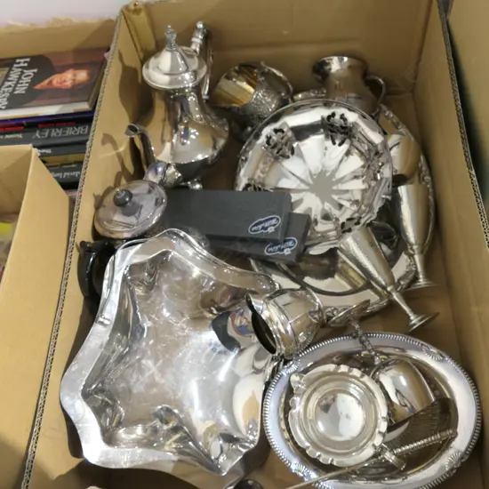 LOT ASST EP/ TEA SERVICE /BASKETS/ JUGS/CASED KNIVES ETC