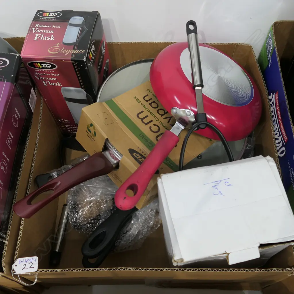 30cm frypan with lid Image 1++