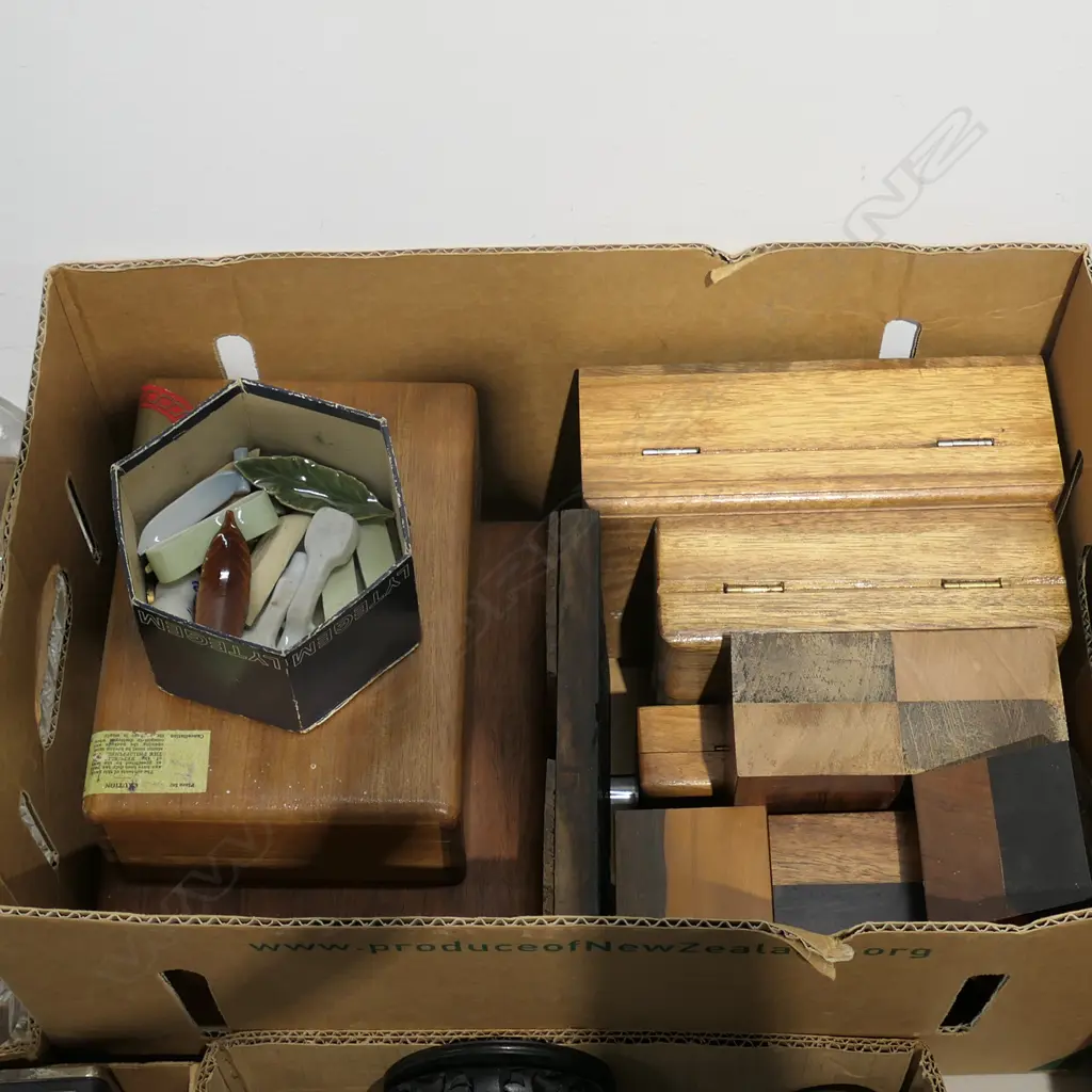 LOT ASST WOODEN BOXES ETC Image 1++