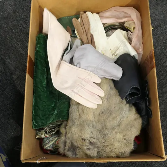 LOT ASST VINTAGE GLOVES ETC