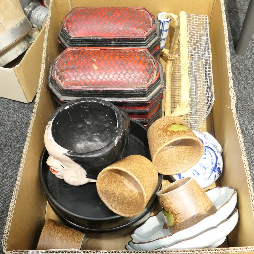 LOT ASST JAPANESE ITEMS INCL. LACQUER BOXES / CERAMICS ETC Image 1++