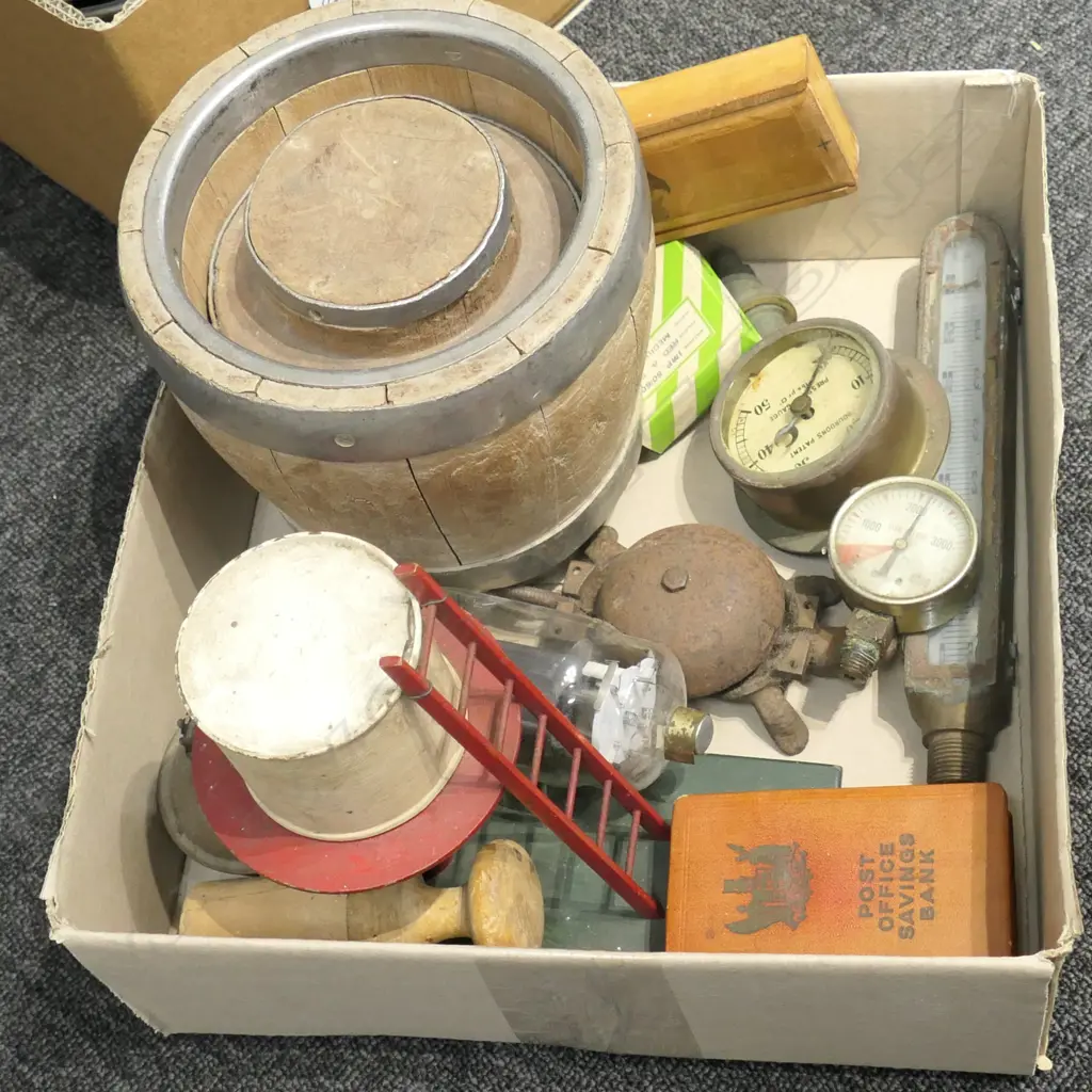 LOT ASST COLLECTABLES - GAUGES / WOODEN BARREL / BULB / MONEY BOX ETC Image 1++