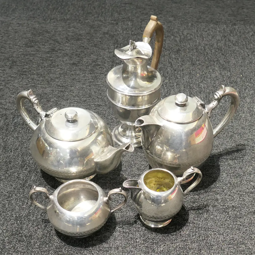 LOT ASST EP TEA WARE /HOT WATER JUG ETC Image 1++