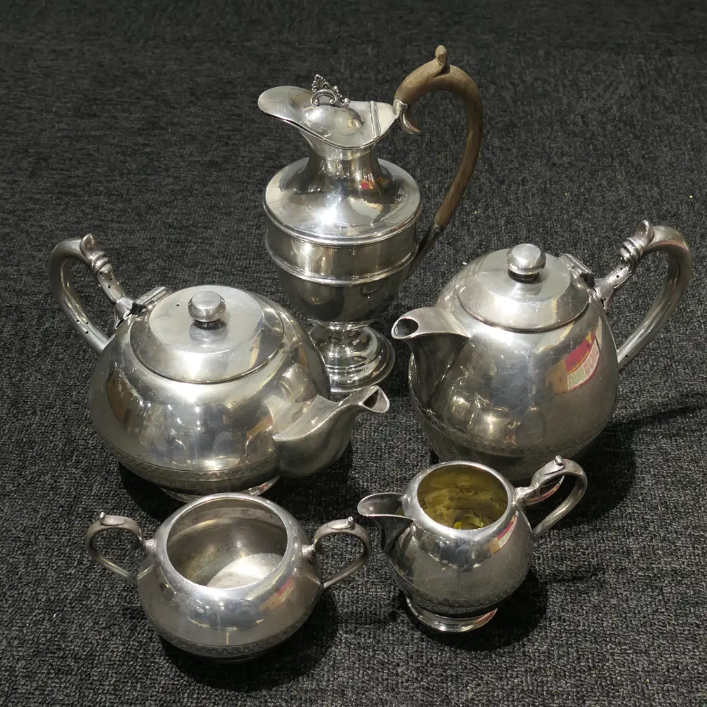 LOT ASST EP TEA WARE /HOT WATER JUG ETC Image 1++