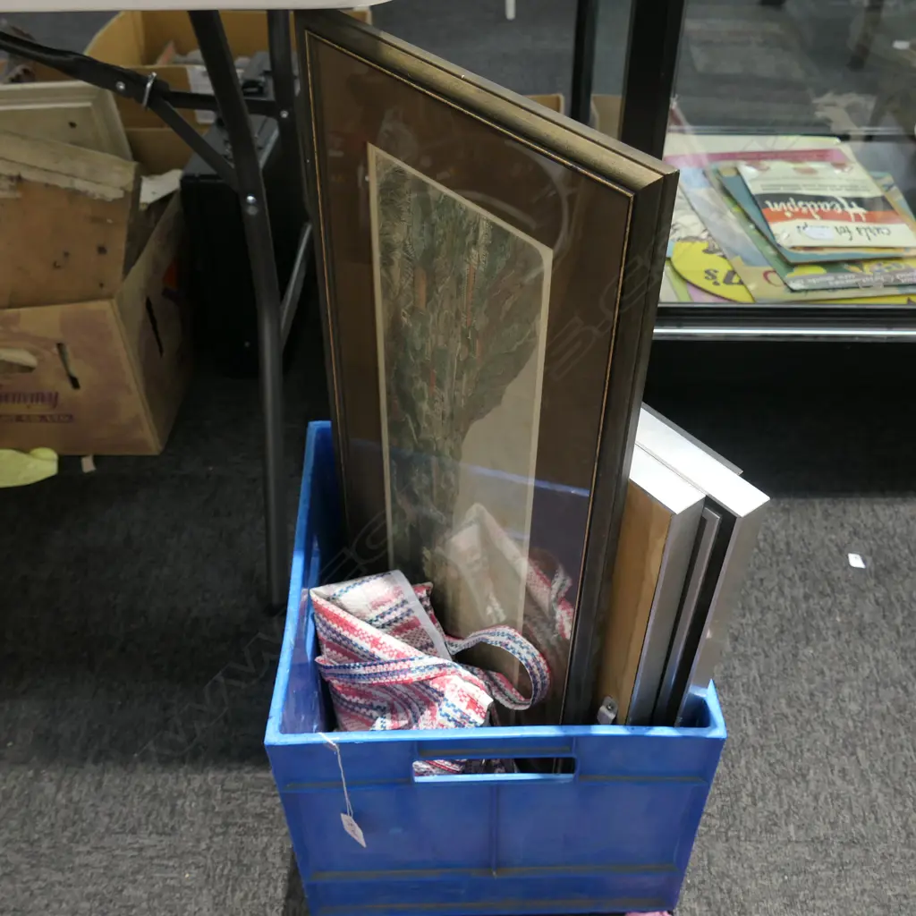 ASST ARTWORK Image 1++