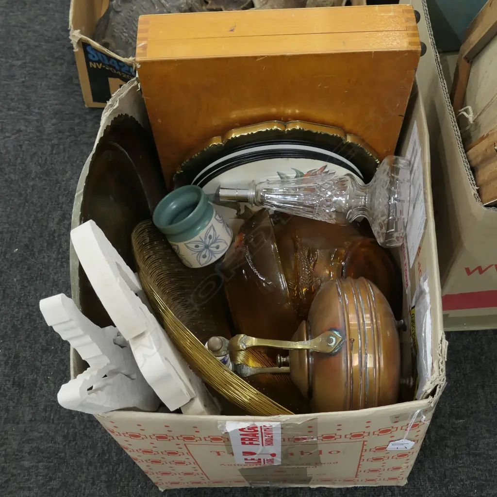 BOX LOT BRASS TRAYS, ARTISTS SUITCASE, COPPER KETTLE ETC Image 1++