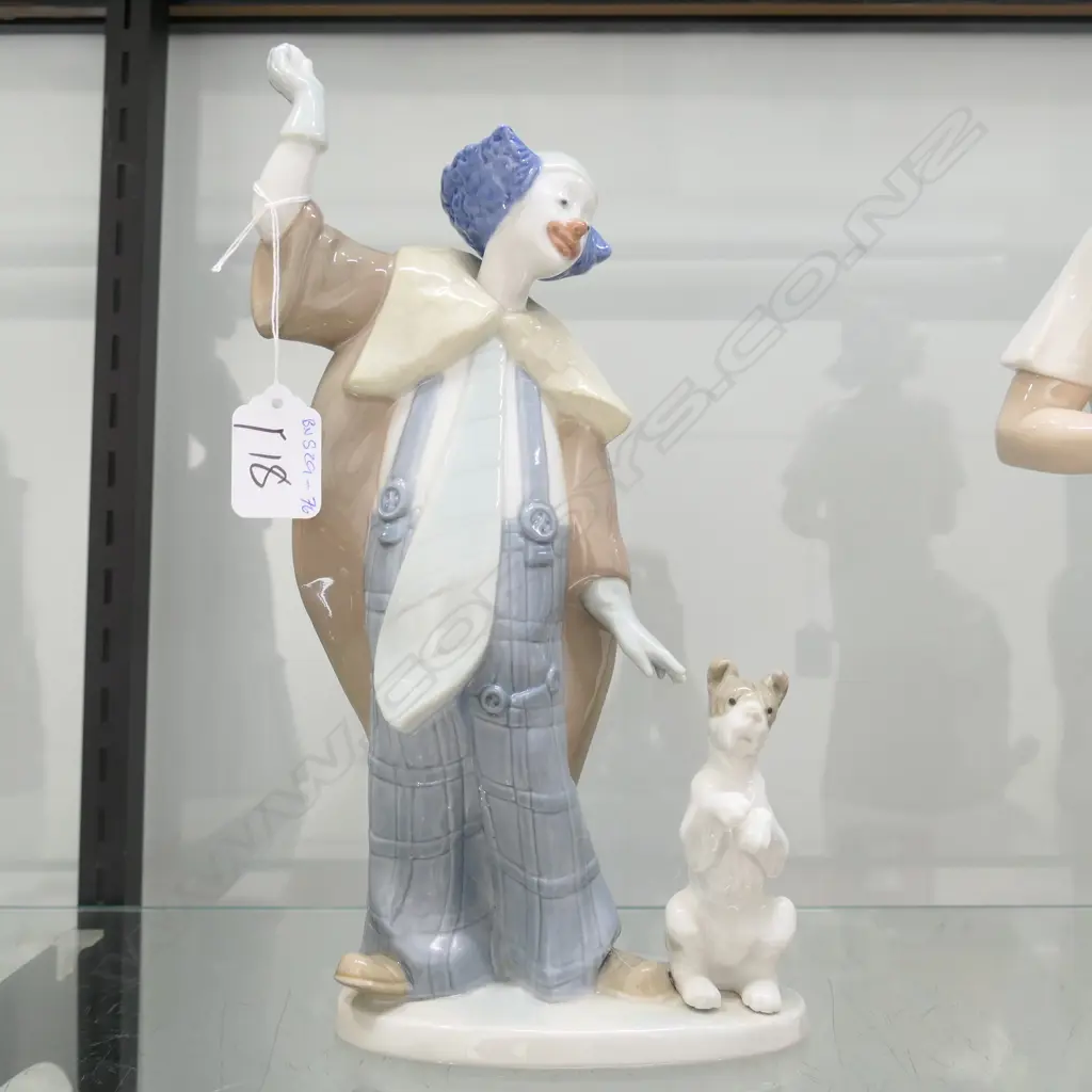 NAO CLOWN FIGURE WITH DOG Image 1++