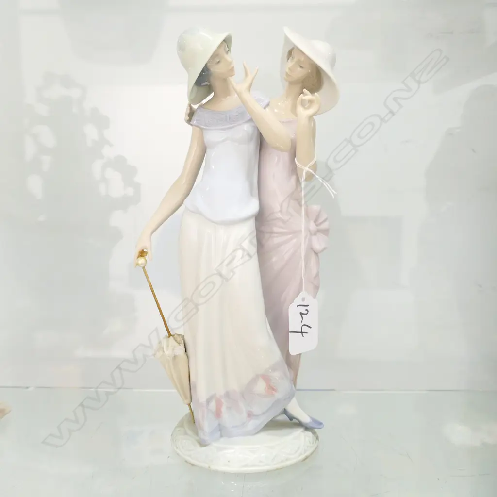 LLADRO FIGURE GROUP 2 LADIES Image 1++