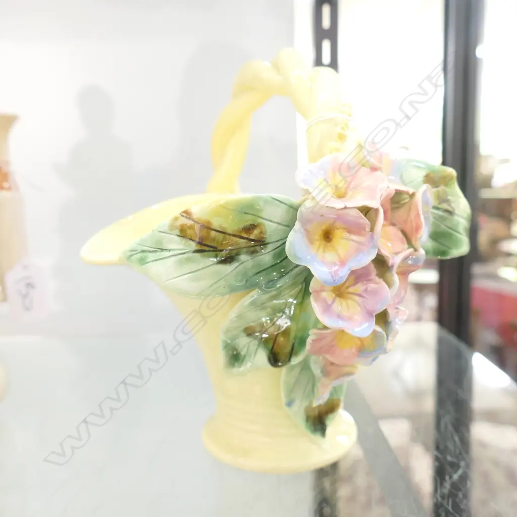 AUSTRALIAN STUDIO POTTERY BASKET Image 1++