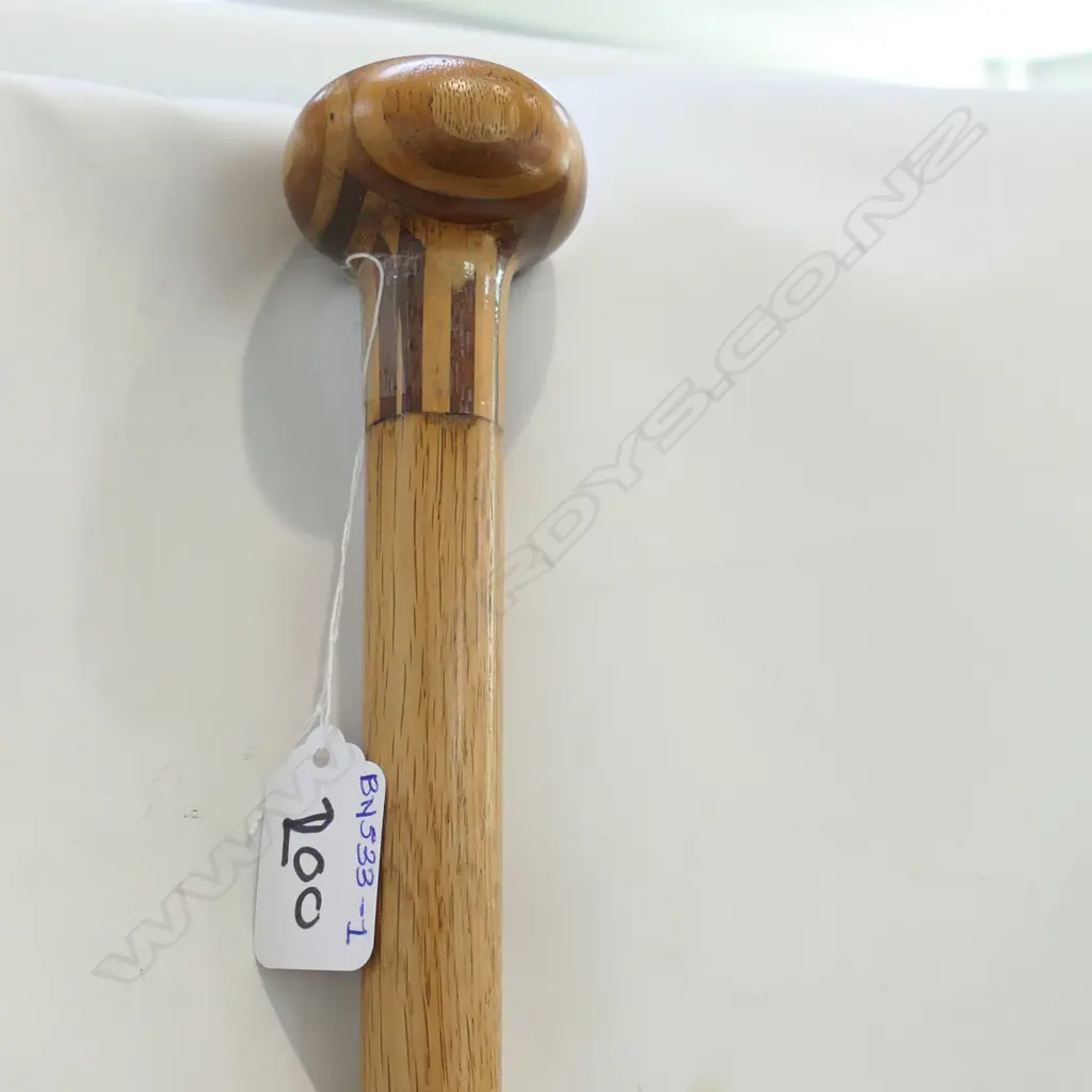 NZ NATIVE TIMBER WALKING STICK Image 1++