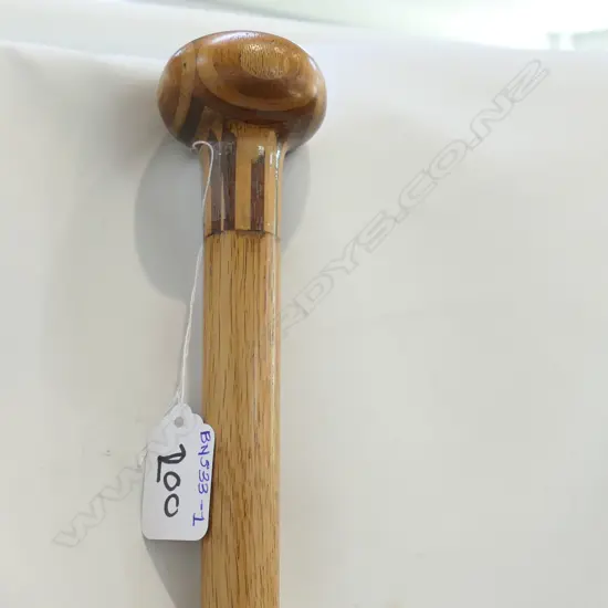 NZ NATIVE TIMBER WALKING STICK