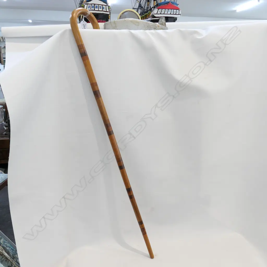 NZ NATIVE TIMBER WALKING STICK Image 1++