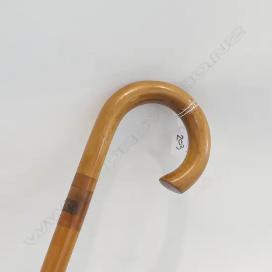 NZ NATIVE TIMBER WALKING STICK