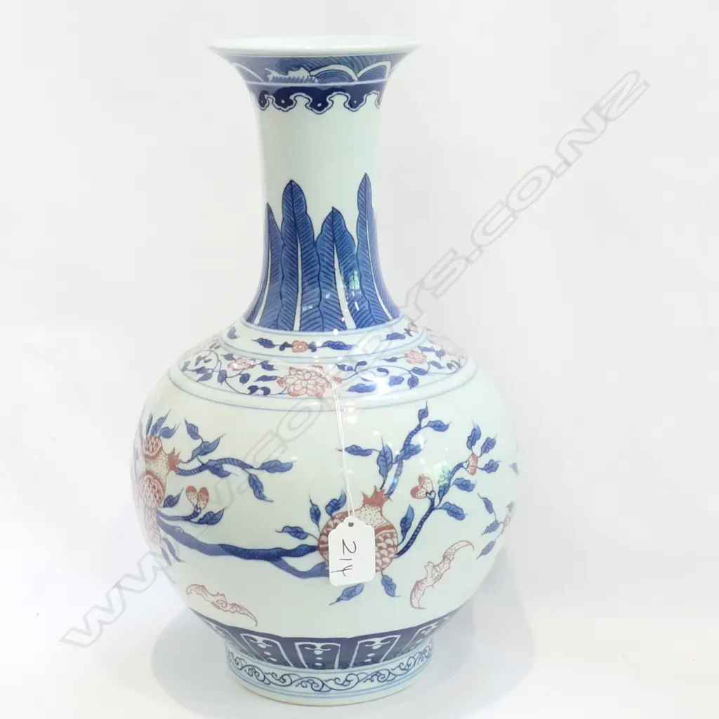 CHINESE LGE PORCELAIN VASE POMEGRANATE DECORATED  Image 1++