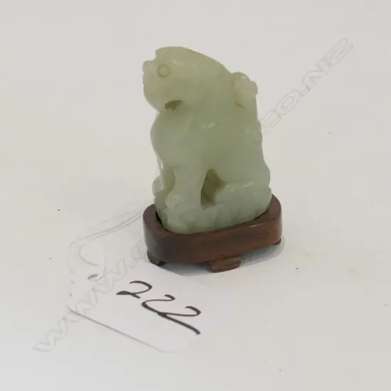 SMALL JADE TEMPLE DOG ON STAND H 50 MM