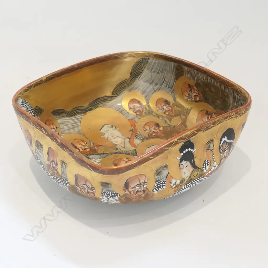 GILT ORIENTAL BOWL 160MM SQ Image 1++