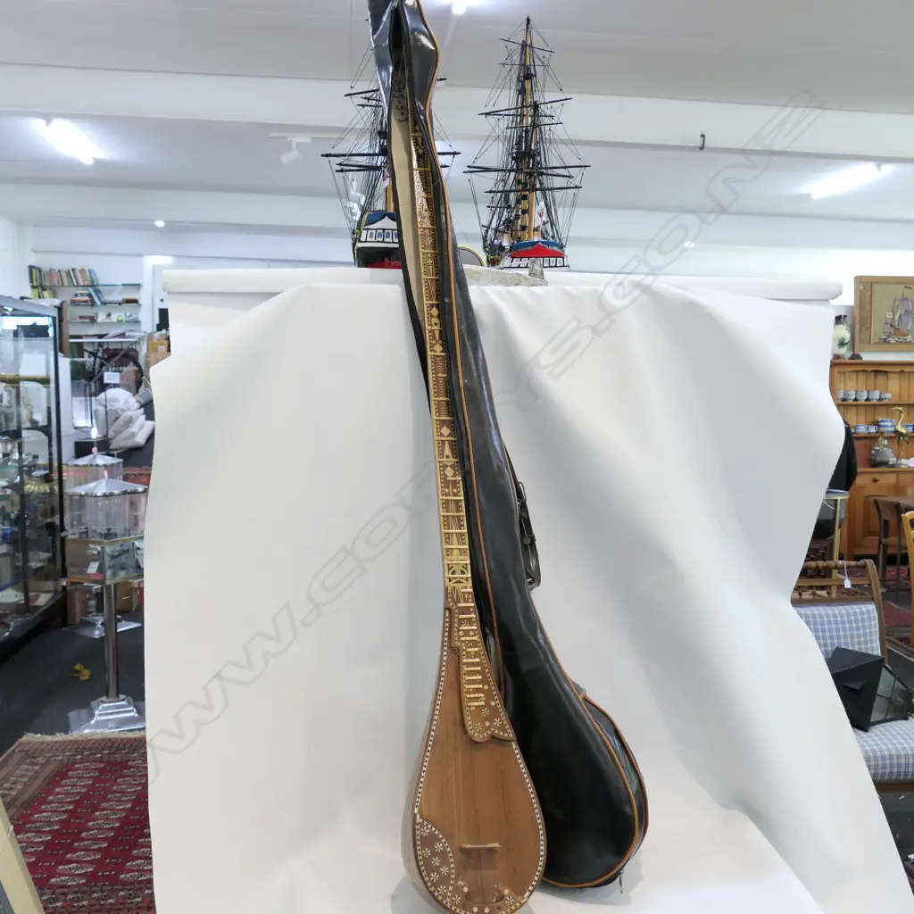 EXOTIC INLAID STRINGED INSTRUMENT Image 1++