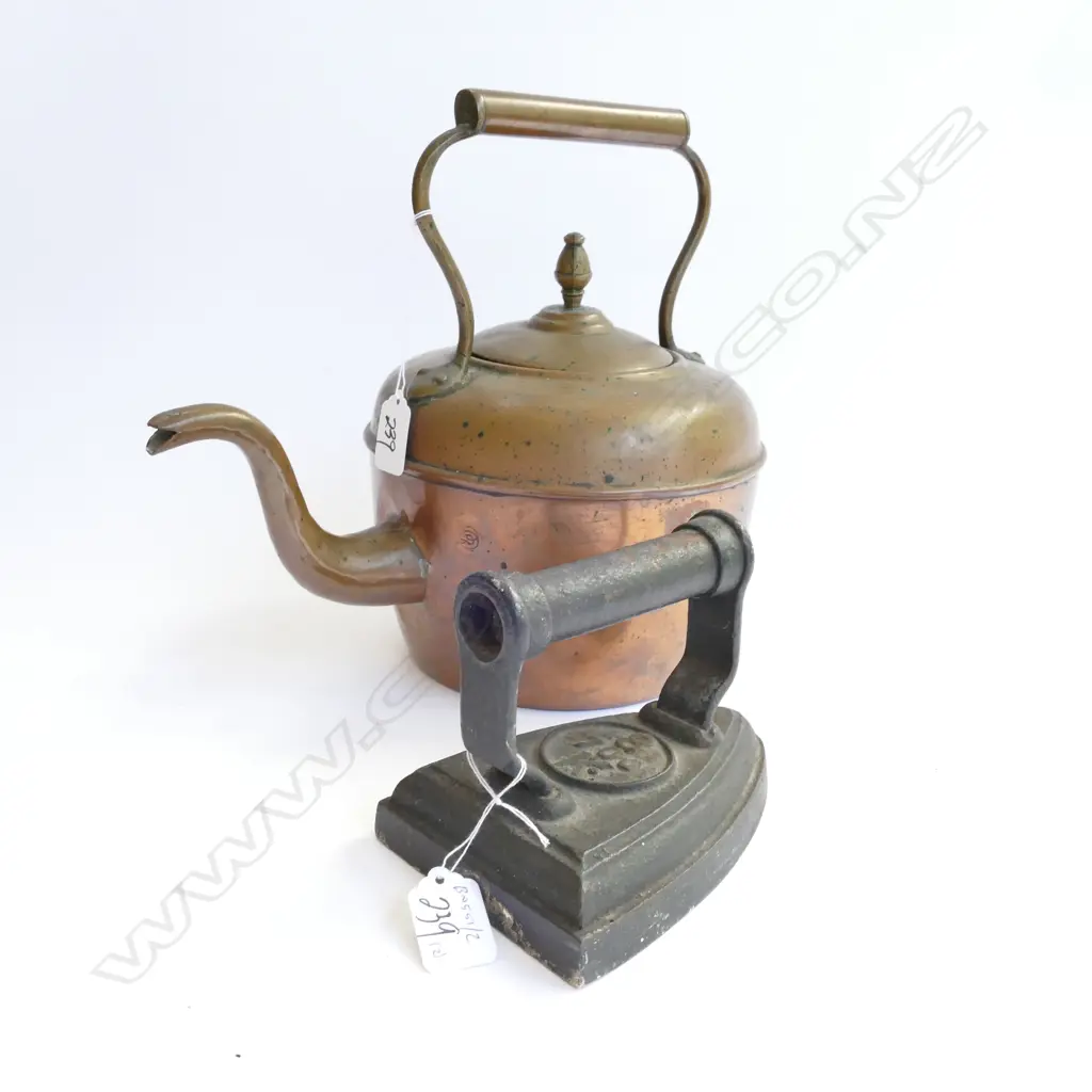 FLAT IRON + COPPER KETTLE Image 1++