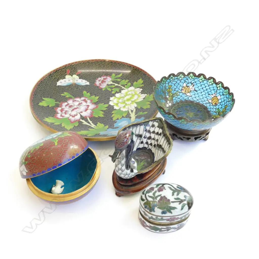 LOT ASSTD CLOISONNE INCL SWAN ON STAND  Image 1++