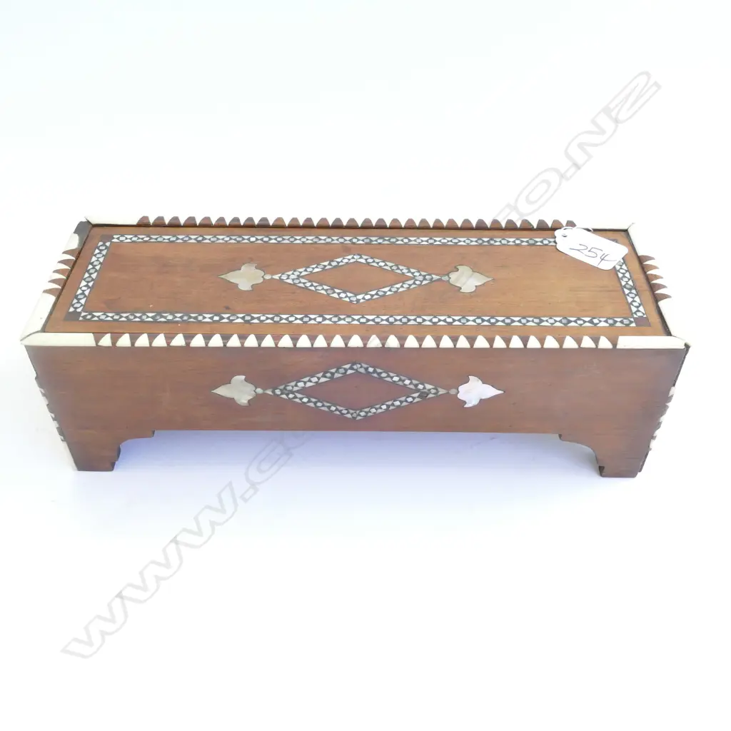 MOP / BONE INLAY BOX AF PCES MISSING 300MM L Image 1++