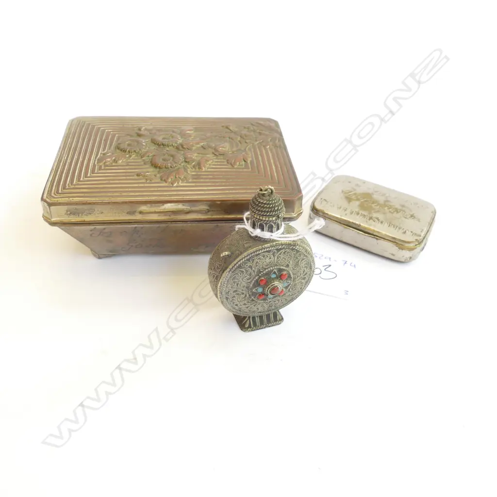 THREE METAL ITEMS, FILIGREE SILVER PERFUME BOTTLE... Image 1++