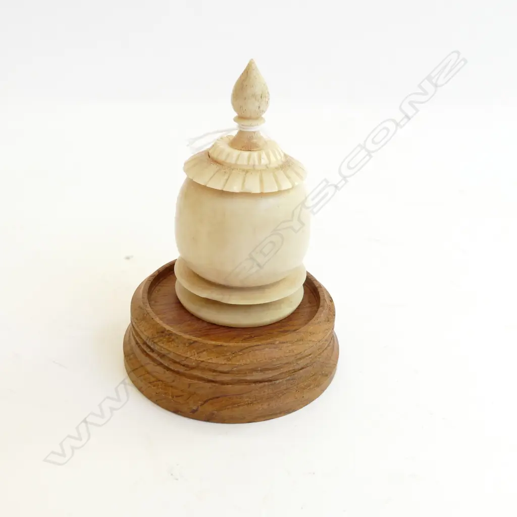 CARVED IVORY SNUFF BOTTLE BULBOUS BODY... Image 1++