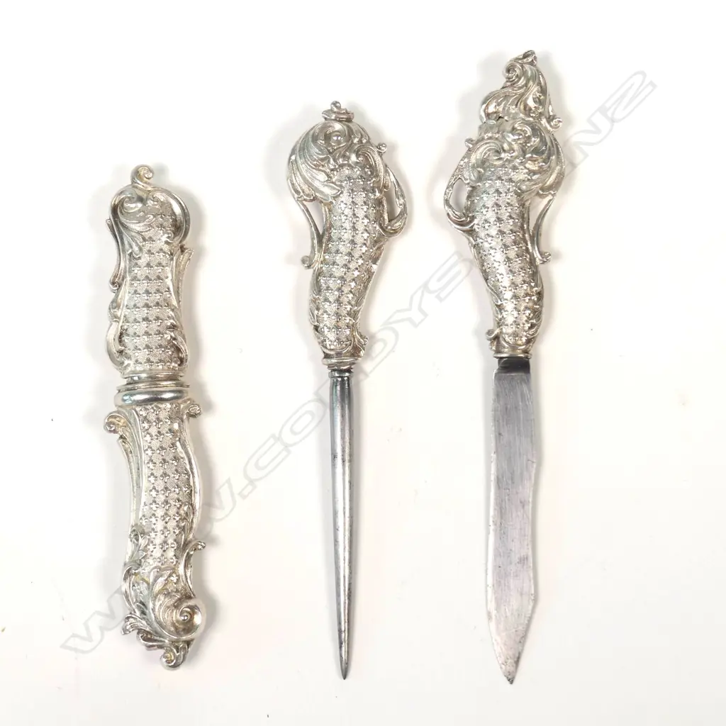 SILVER NEEDLE HOLDER/KNIFE/STILETTO Image 1++