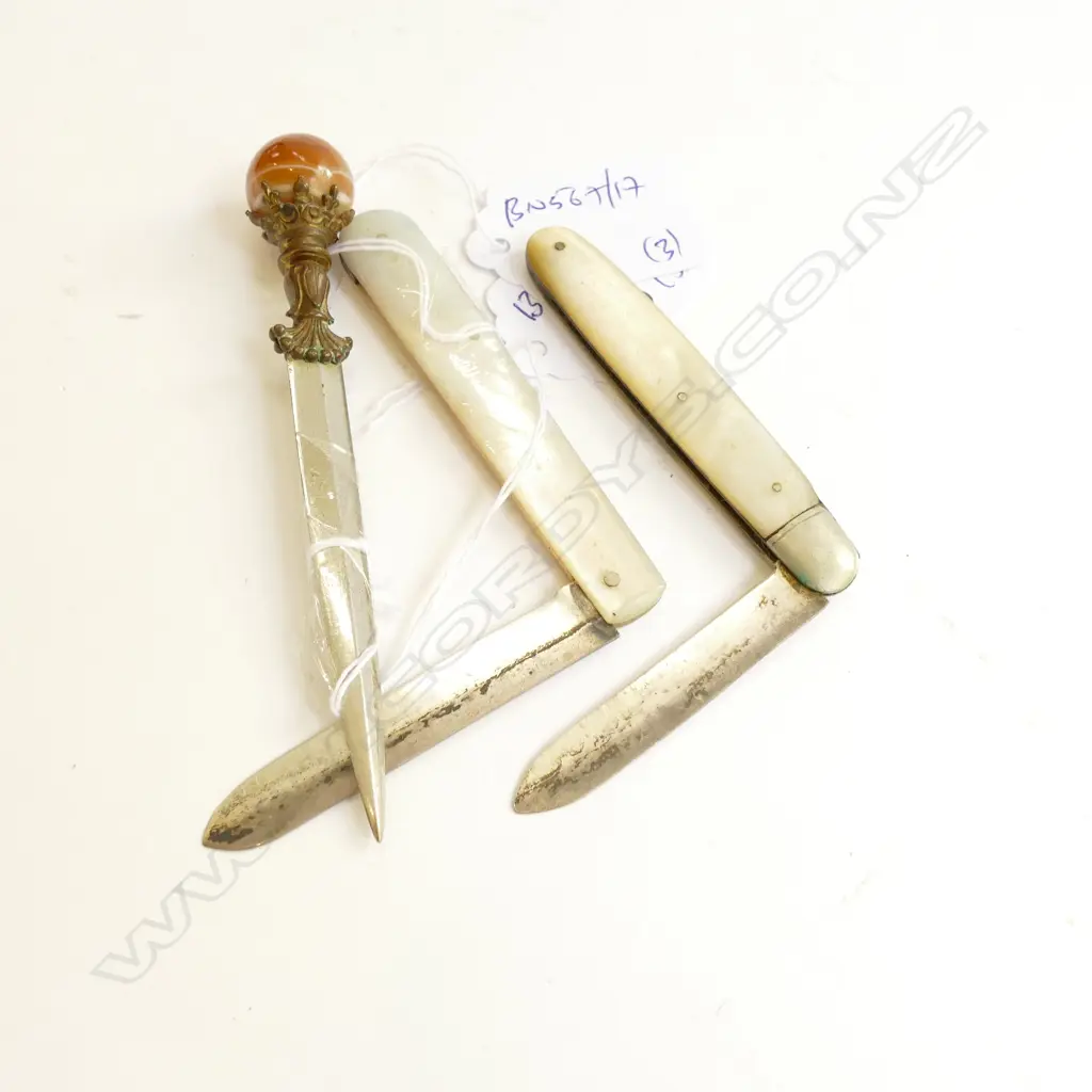 2 STG PEN KNIVES + AGATE TOPPED LETTER KNIFE Image 1++