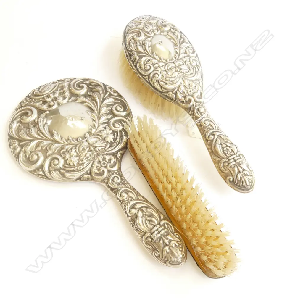 3 EARLY 20THC SILVER BACKED VANITY ITEMS... Image 1++