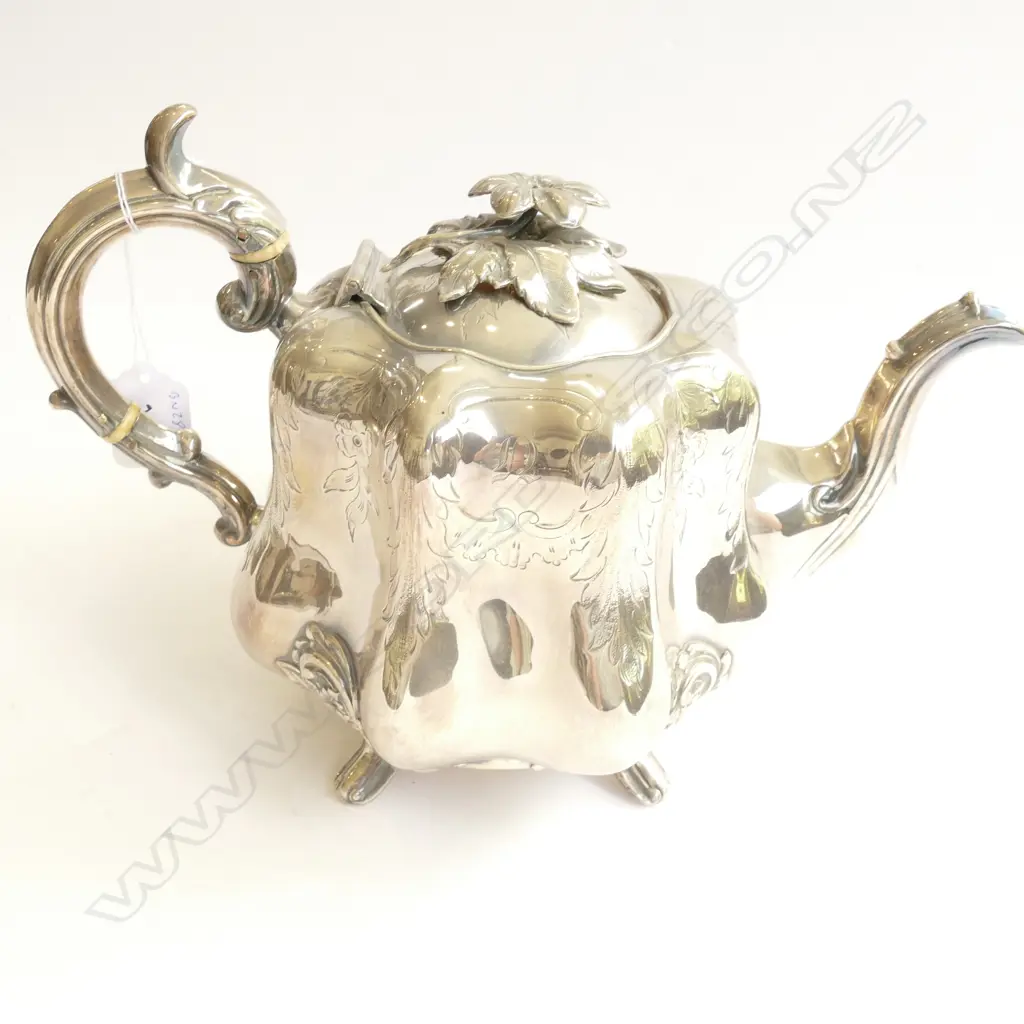 VICT SILVER PLATED MELON SHAPED TEAPOT  Image 1++