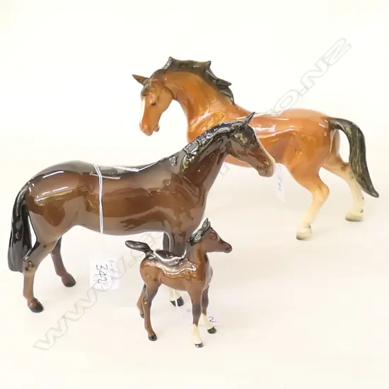 3 BESWICK HORSES H 170 MM