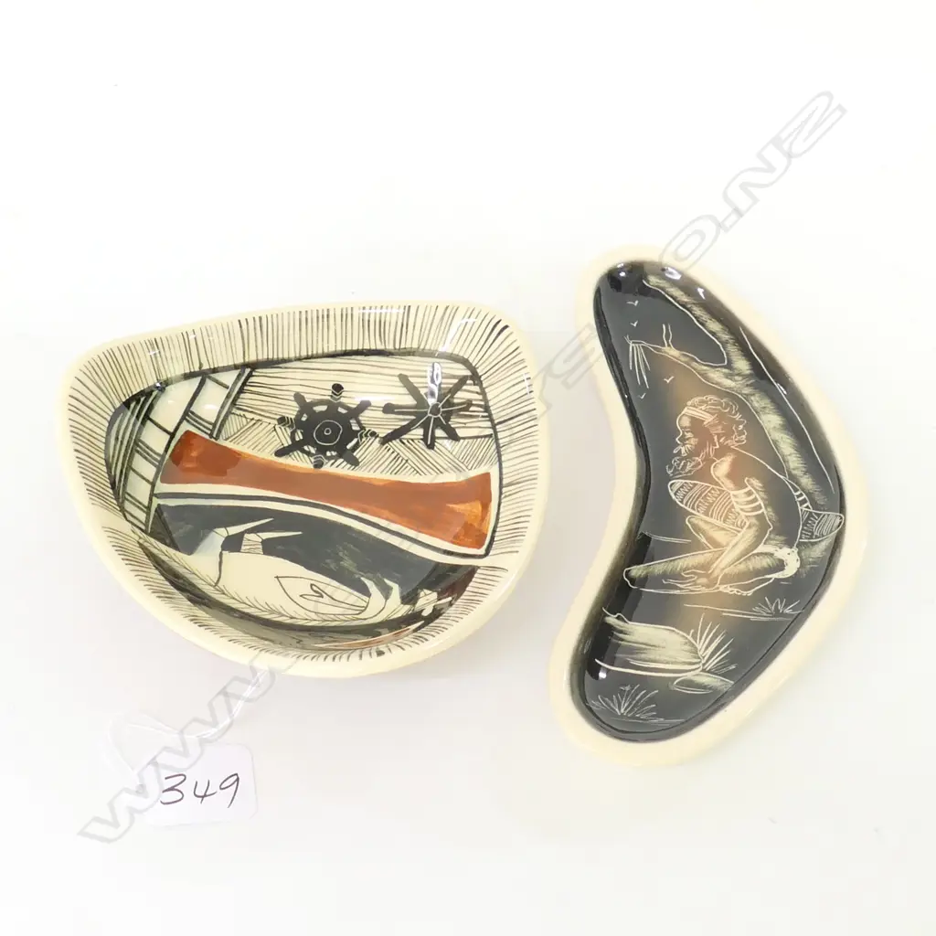 2 MARTIN BOYD POTTERY PCES Image 1++