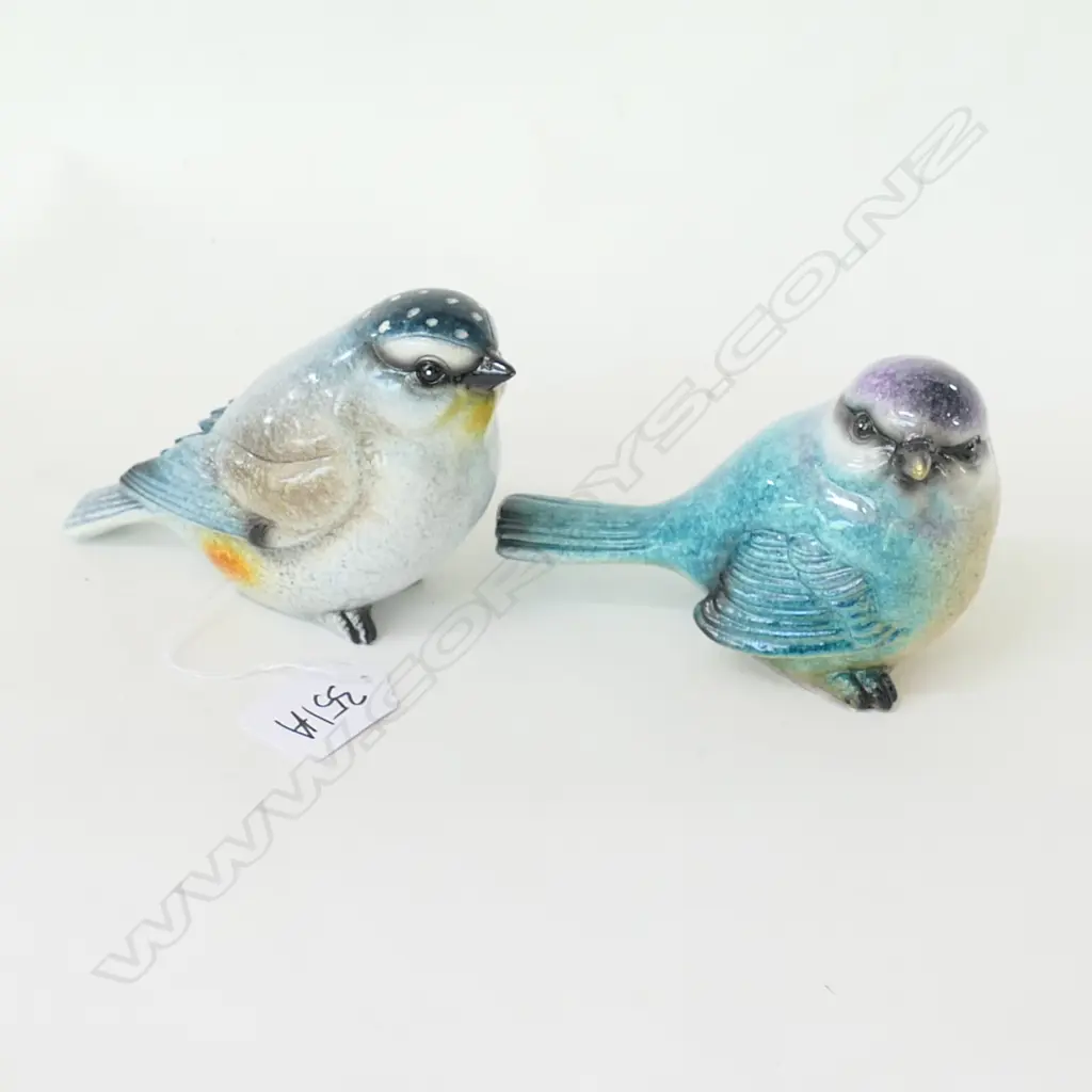 2 PORCELAIN SPARROWS Image 1++