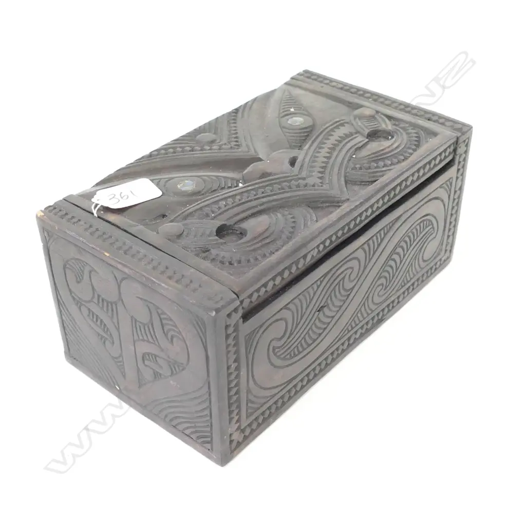 LARGE CARVED WOODEN MAORI BOX 240MM L Image 1++