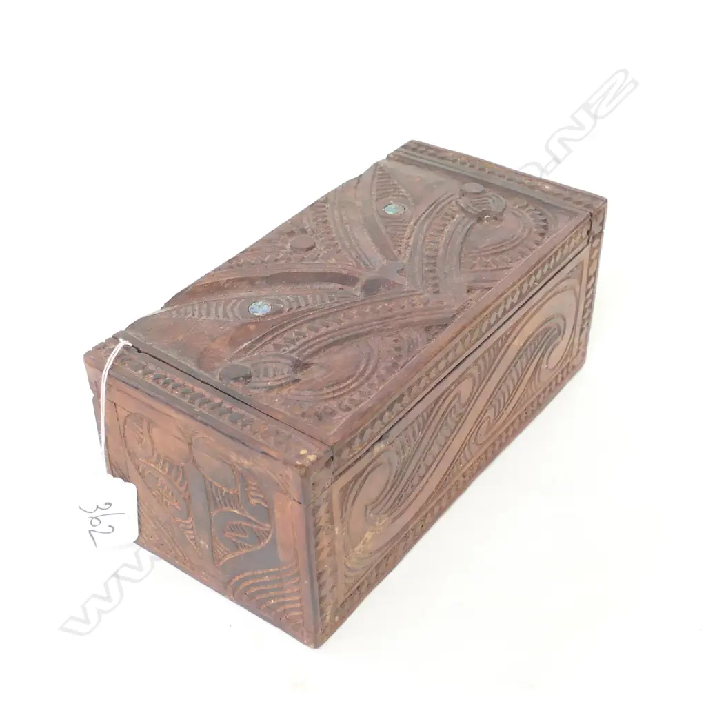 CARVED WOODEN MAORI BOX 200MM L Image 1++