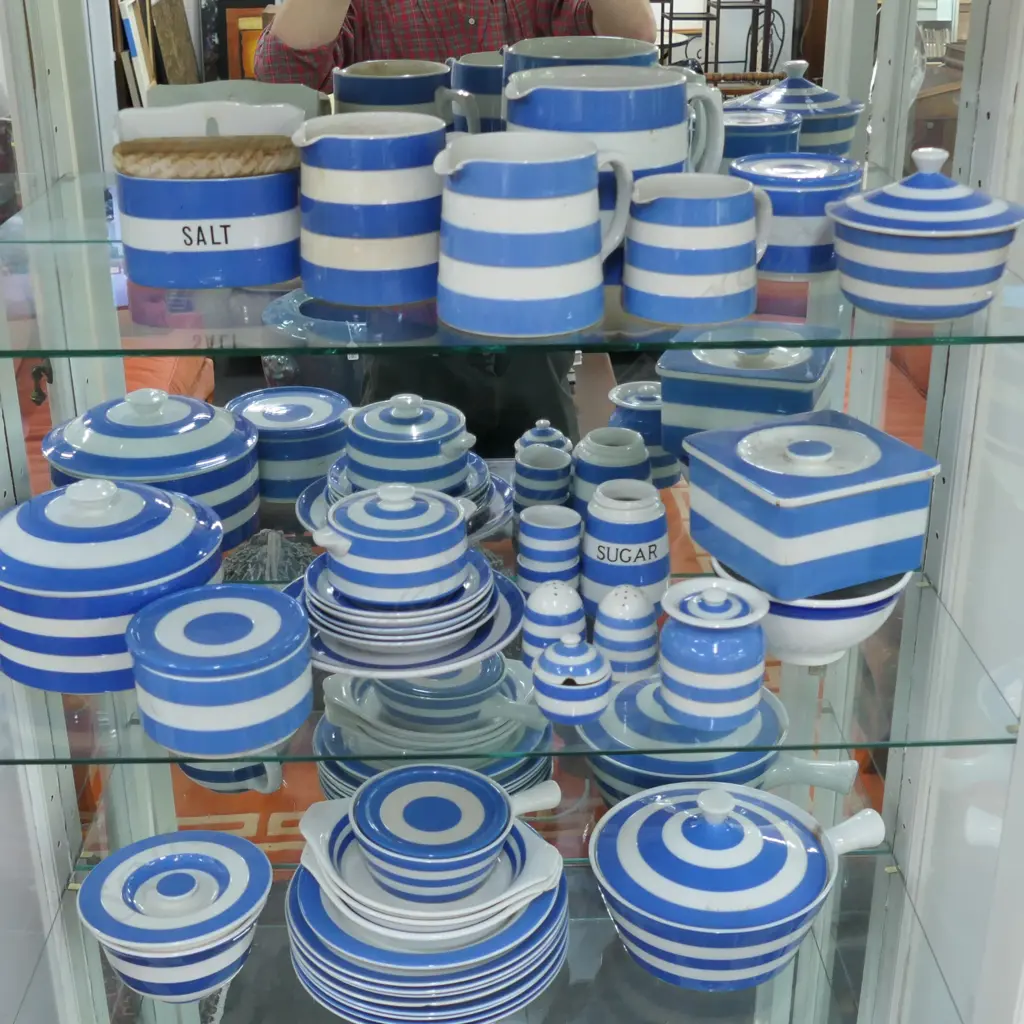 LOT ASST CORNISH WARE Image 1++