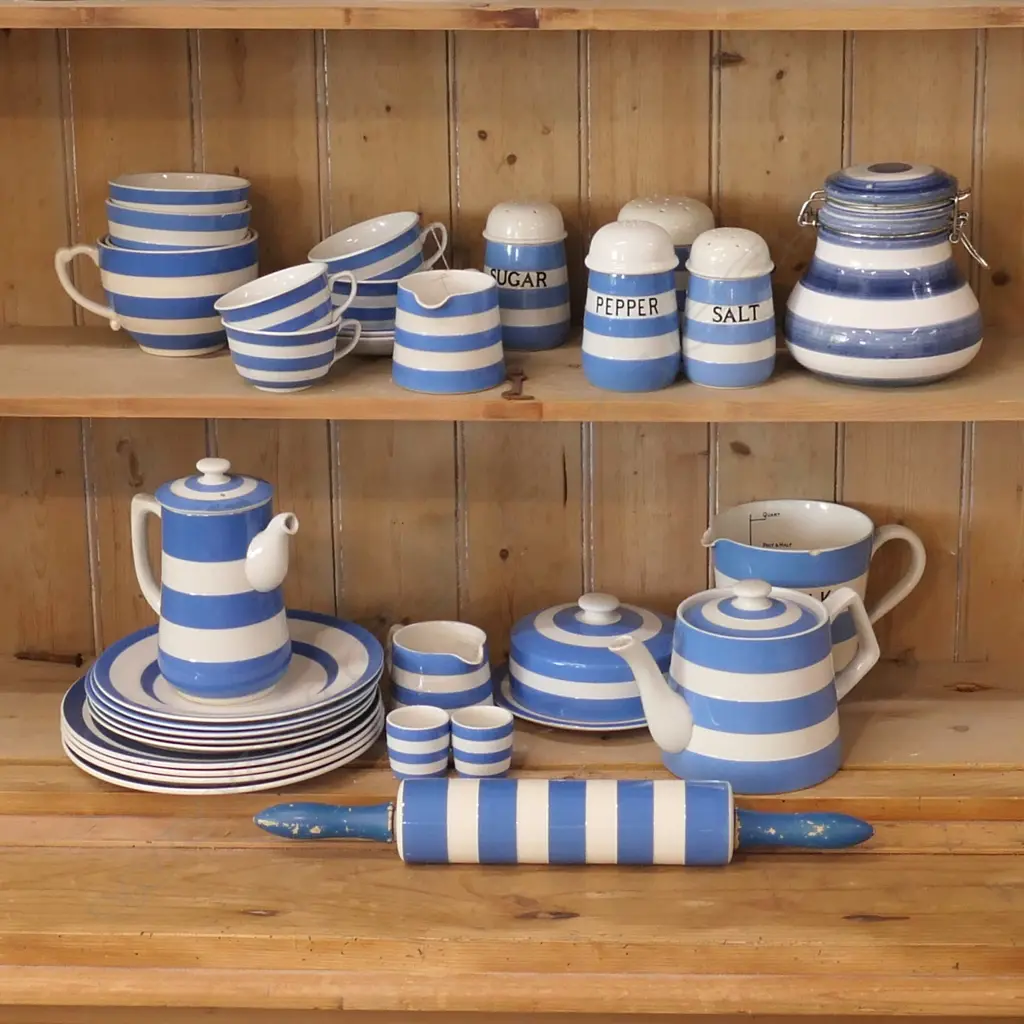 LOT ASST CORNISH WARE Image 1++