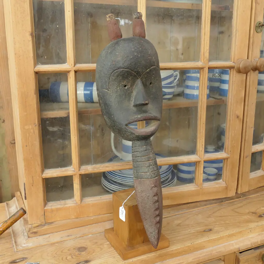 VINTAGE MASK DAN / LIBERIA Image 1++