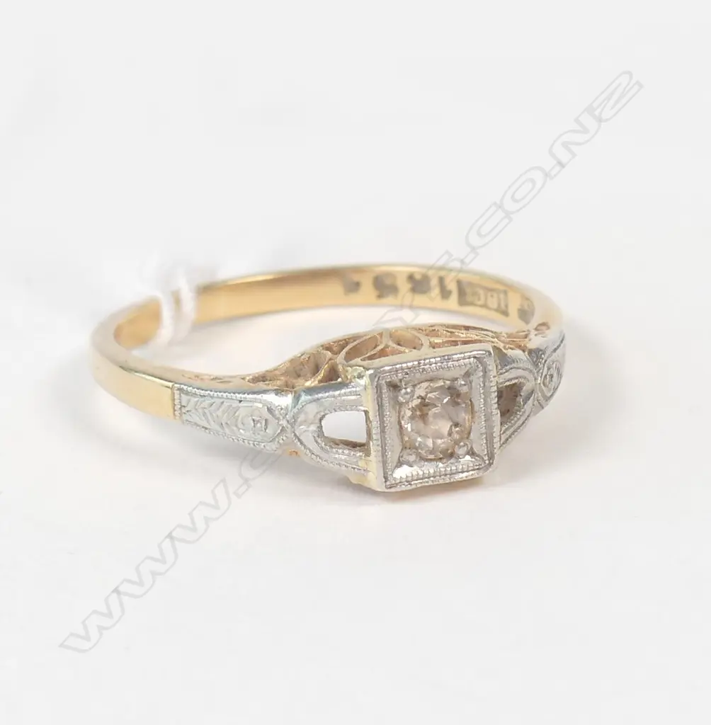18CT VINTAGE DIAMOND SOLITAIRE RING Image 1++