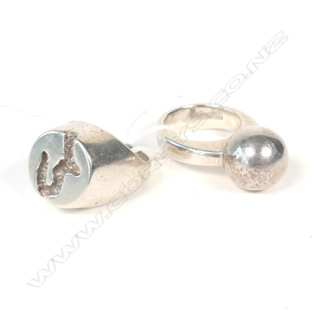 TWO BRUTALIST SILVER RINGS Image 1++