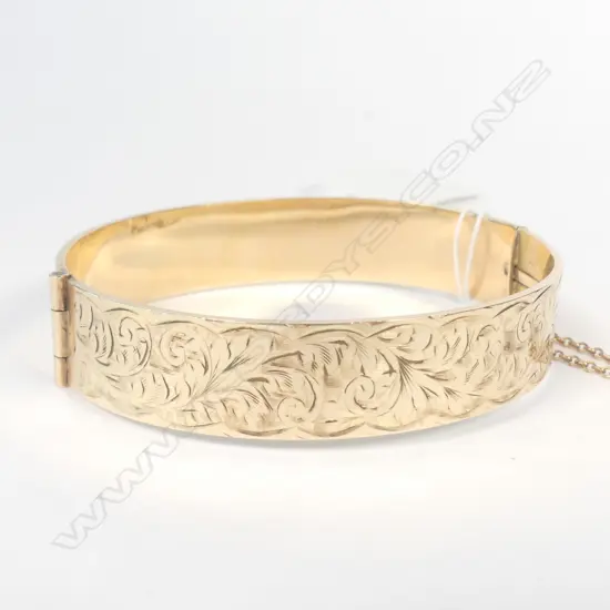 '1/5th 9ct BRONZE COPPER' HINGED BANGLE