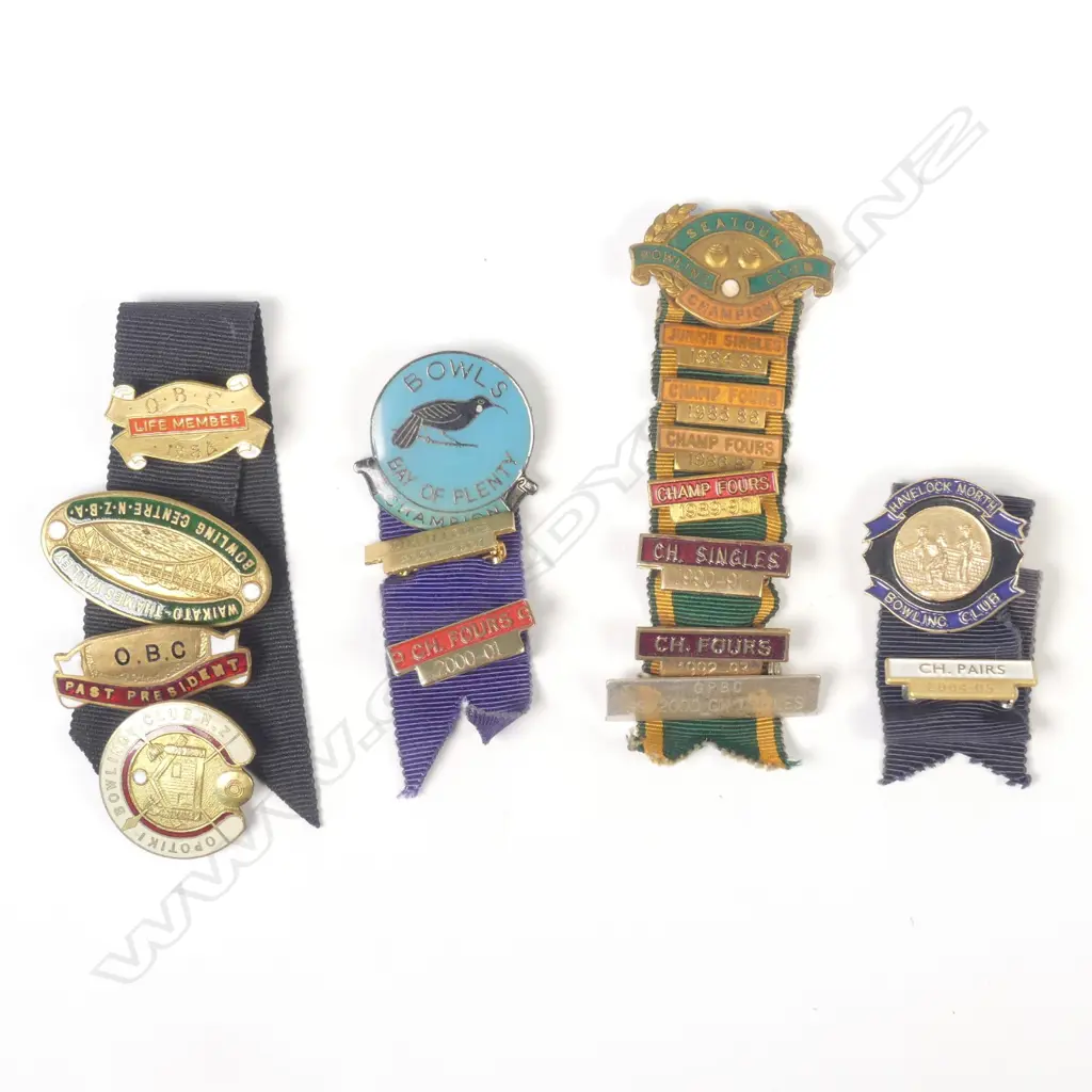 4 STRANDS VINTAGE BOWLING CLUB MEDALLIONS... Image 1++