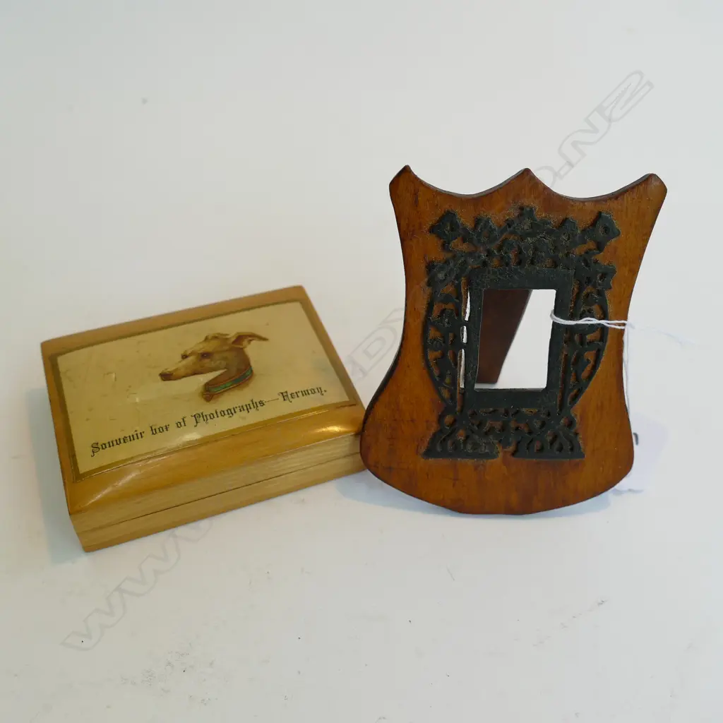 SMALL WOODEN PHOTO FRAME H.95MM + SMALL WOODEN BOX OF SOUVENIR PHOTOS Image 1++