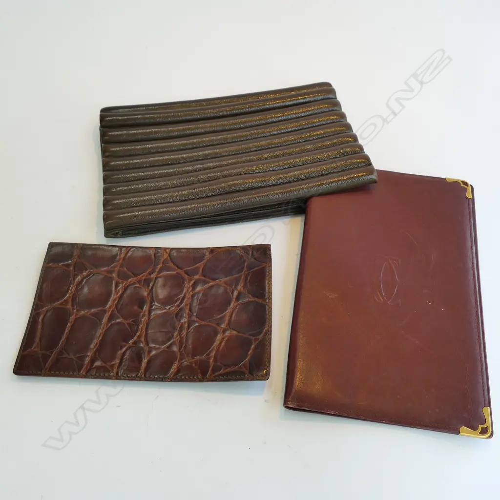 3 LEATHER ITEMS: CARTIER FOLDER+ LA BAGAGERIE... Image 1++