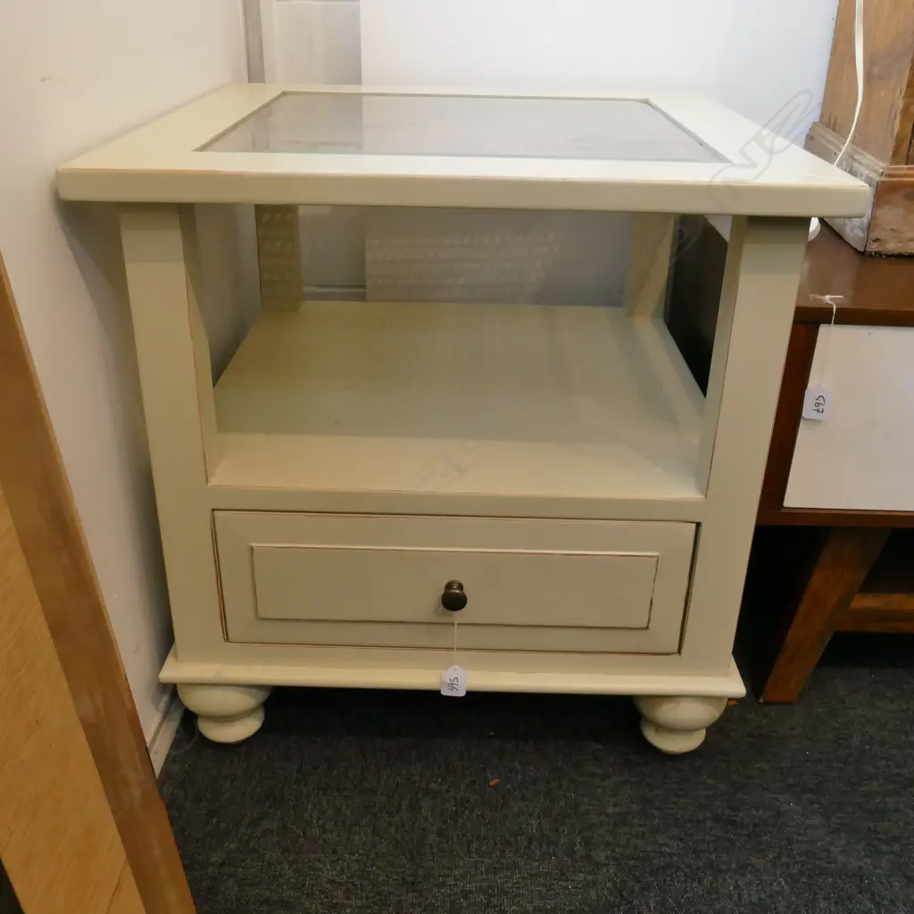 CANE / GLASS TOPPED SIDE TABLE W. 600MM Image 1++