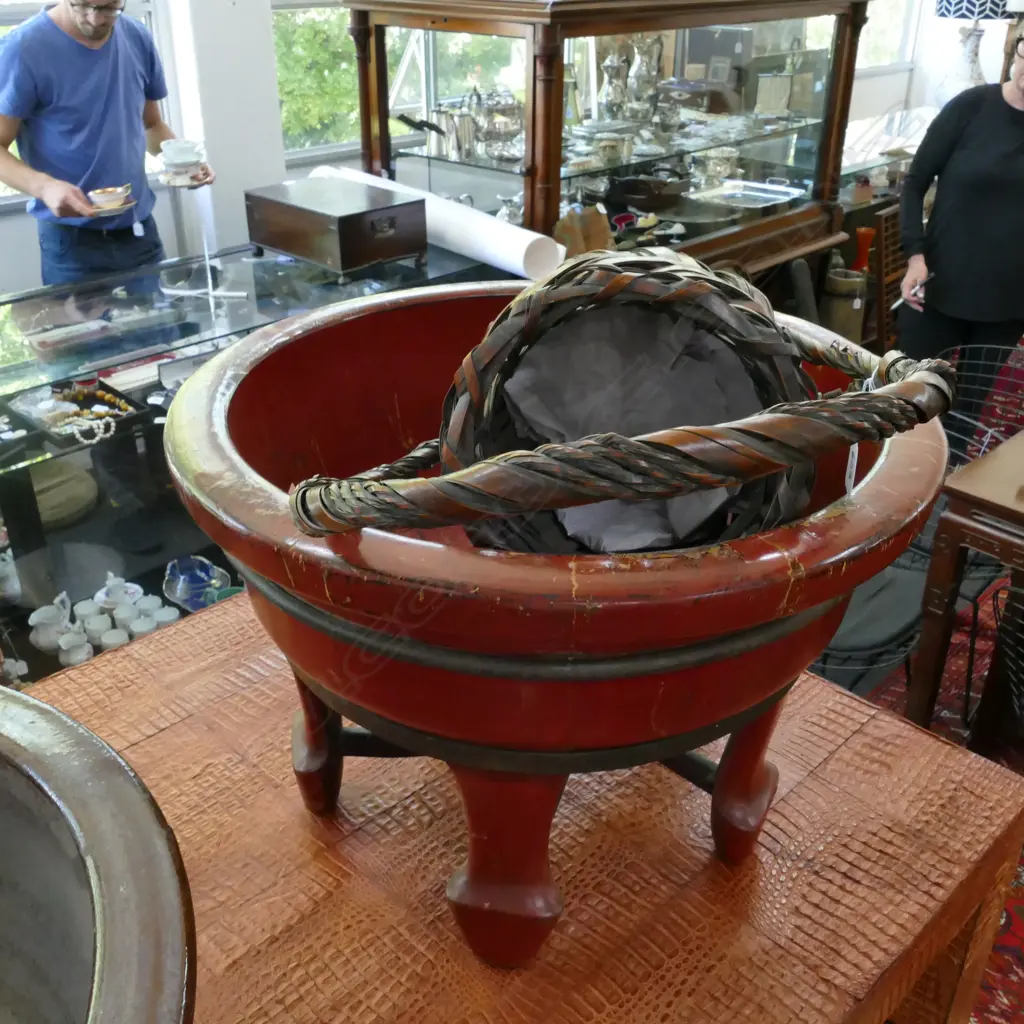 WOVEN BASKET + RED LACQUER FOOTED BOWL Image 1++