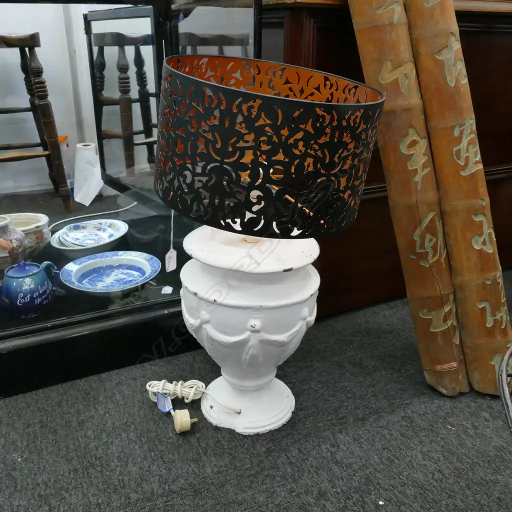 SHABBY CHIC LAMP Image 1++