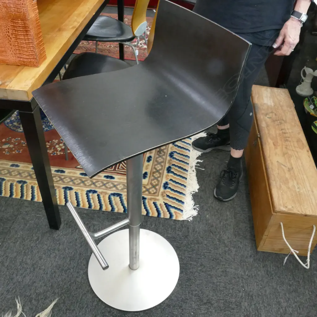 PR CONTEMPORARY BAR STOOLS Image 1++