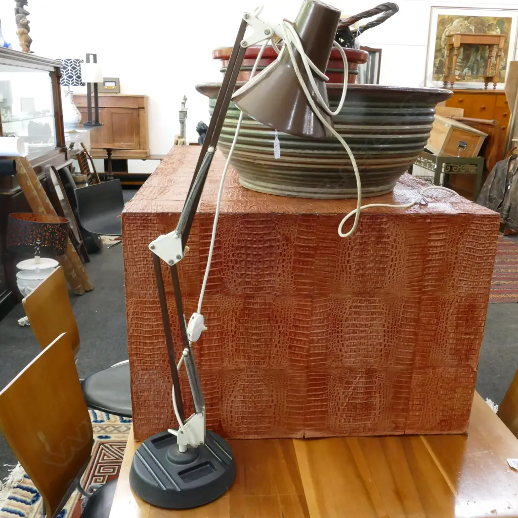 ANGLE POISE LAMP Image 1++